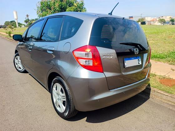 HONDA FIT 1.4 DX 16V FLEX 4P MANUAL HONDA FIT 1.4 DX 16V FLEX 4P MANUAL